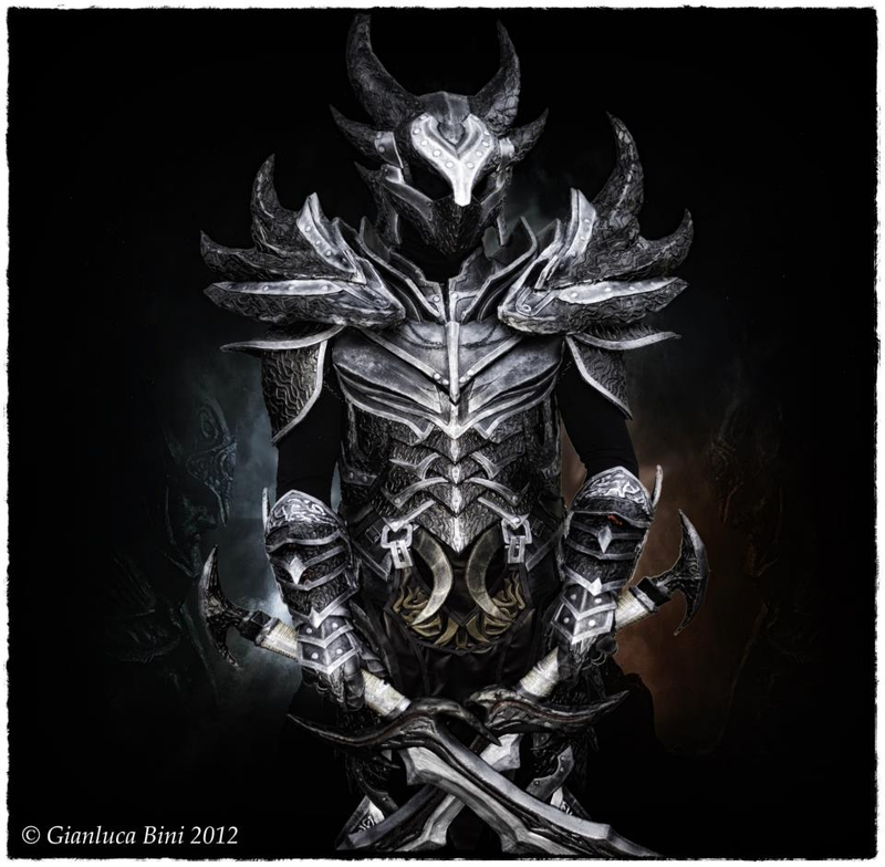 Illustration for article titled Real Man Becomes Walking Horror Inside Skyrim's Daedric Armour